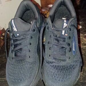 Brooks Pink and Black Adrenaline 24 GTS Running Shoes NWOT 9